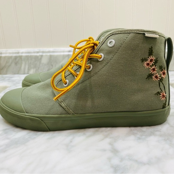 NWT BANGS Green Canvas Sneakers with Yellow Laces Size 8.5 - Picture 6 of 16